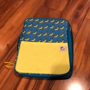 I’m selling a MacBook Air laptop case